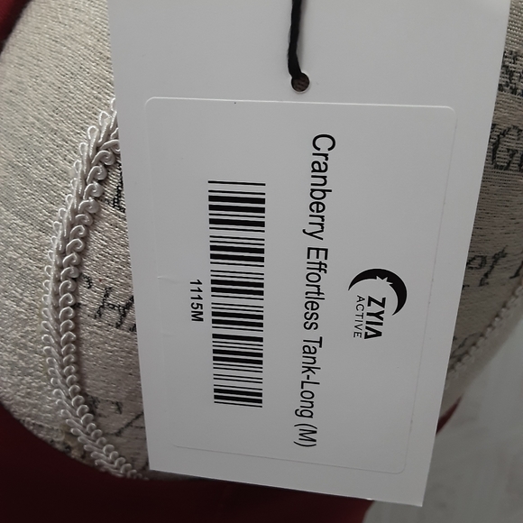 Zyia Effortless Tank - Cranberry - Picture 4 of 4